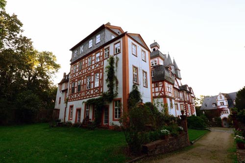 Schlosshof Hungen